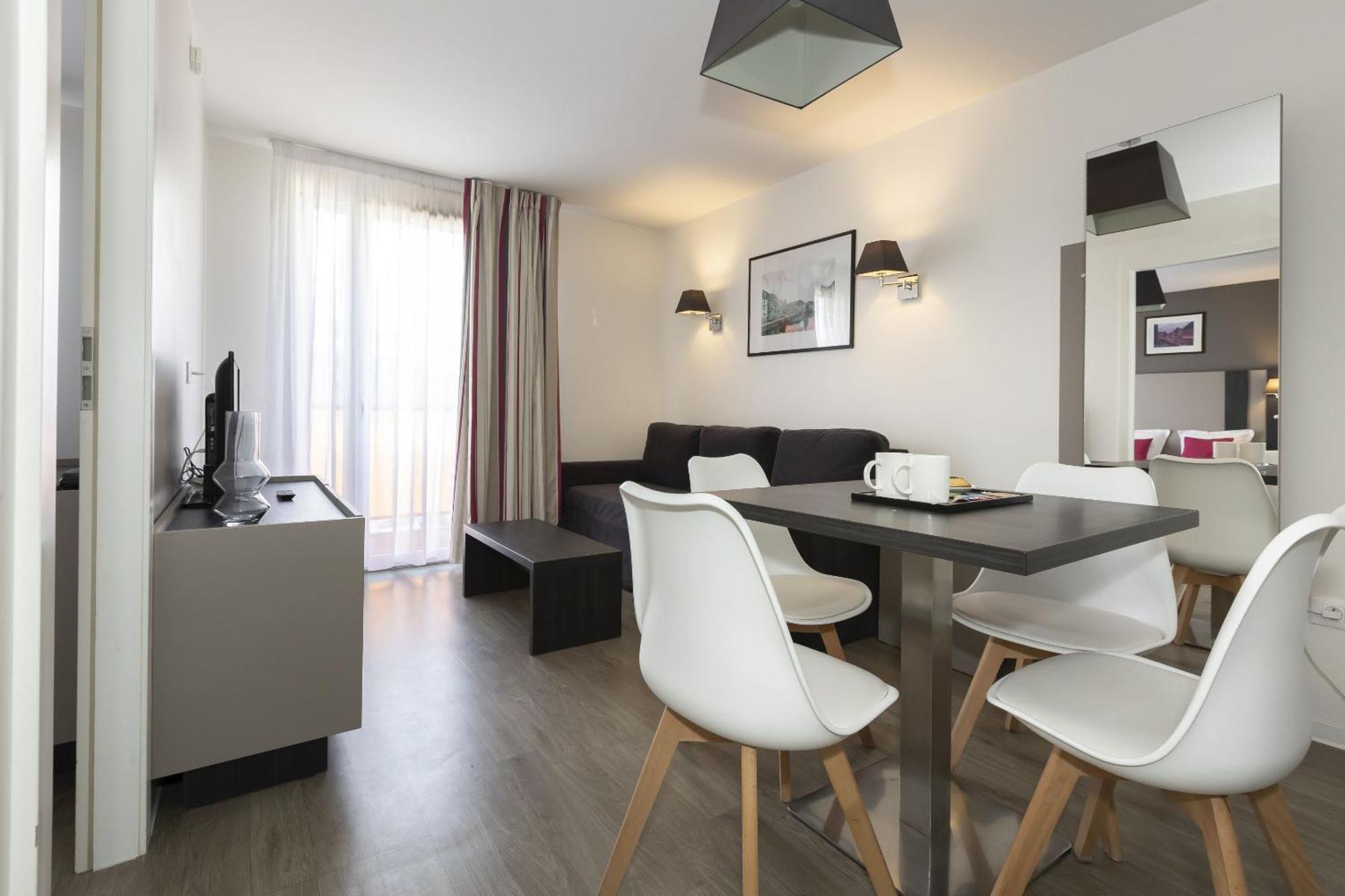 One-Bedroom Apartment terrace