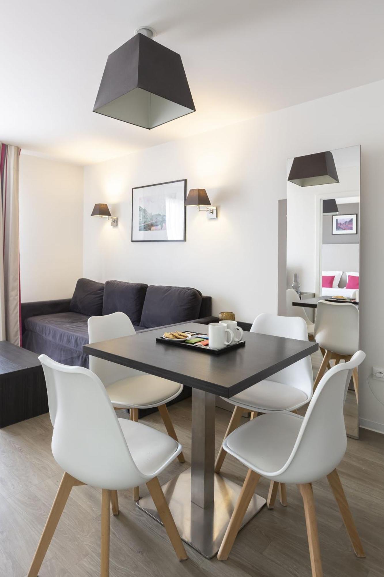 One-Bedroom Apartment terrace